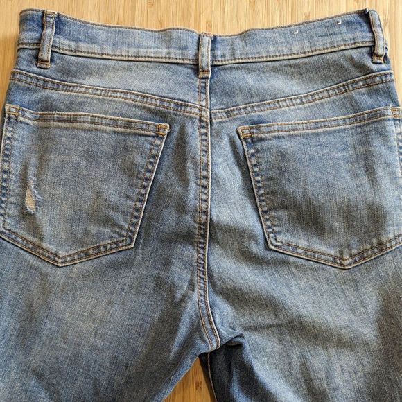DYNDNM Size 28 Kate Model Jeans with distressed knees and hem Medium Wash - Picture 3 of 10